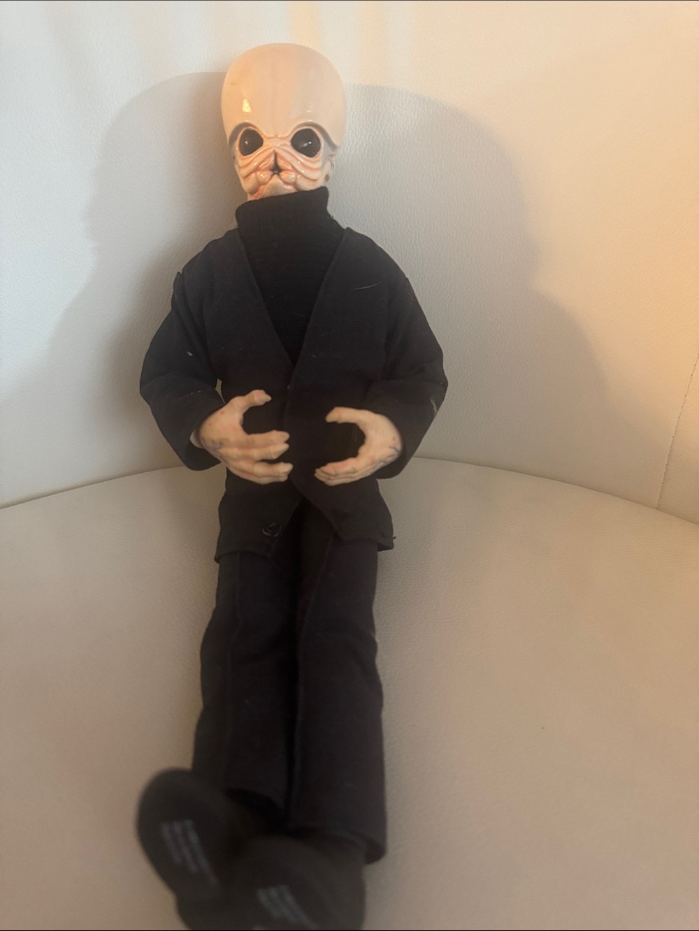 Hasbro Black and Cream Alien Figure